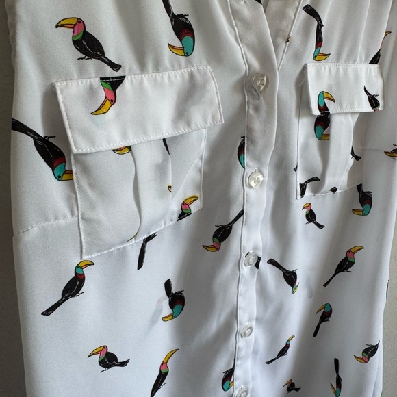SOHO Jeans White Toucan Print Button Town Tank Blouse Womens XS - Picture 3 of 4
